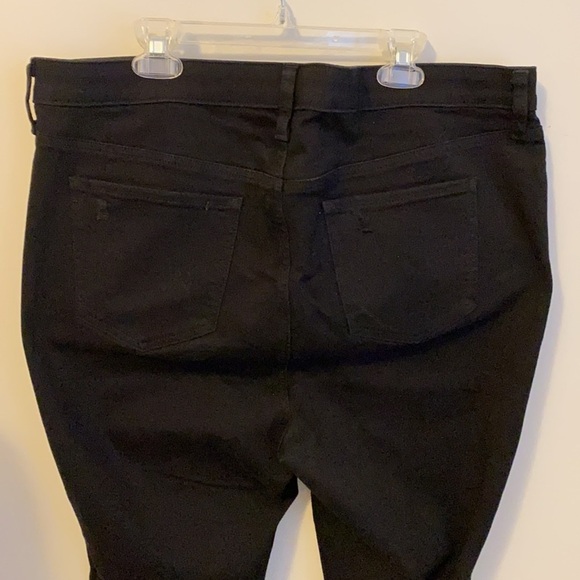 Torrid Black Sky High Skinny Premium Distressed Jeans - Picture 6 of 9